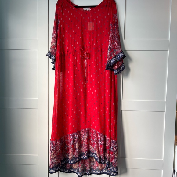 Beautiful Red Dress - Picture 16 of 16